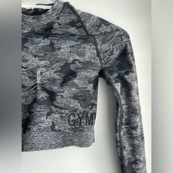 Gymshark Camo Cropped Long-sleeve - Picture 2 of 5
